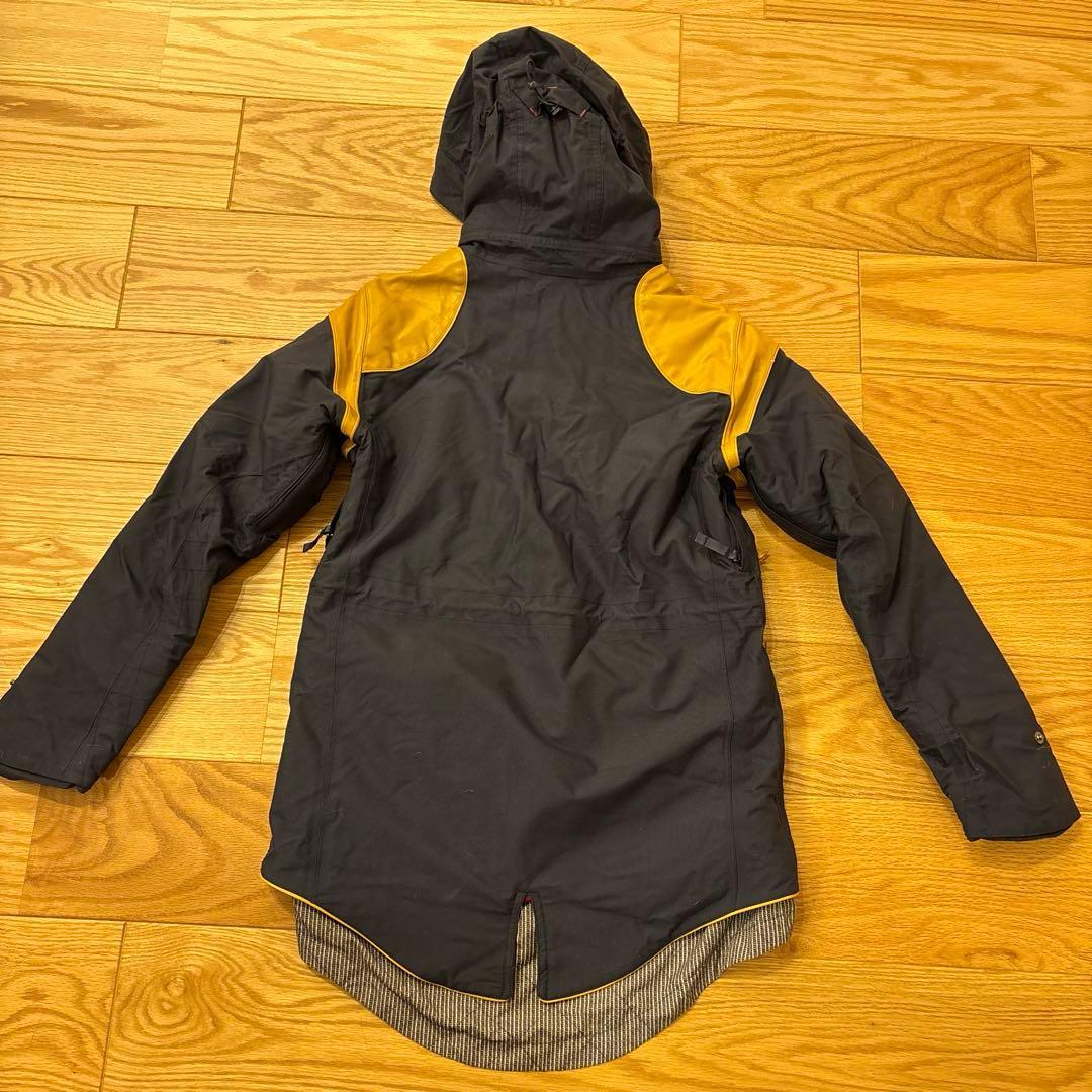 Burton ジャケット レディースウェア　Sサイズ　紺×赤