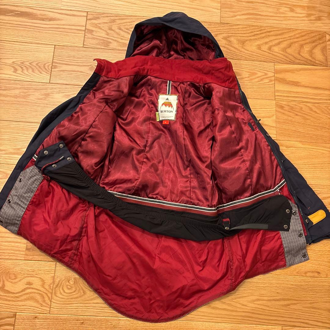 Burton ジャケット レディースウェア　Sサイズ　紺×赤
