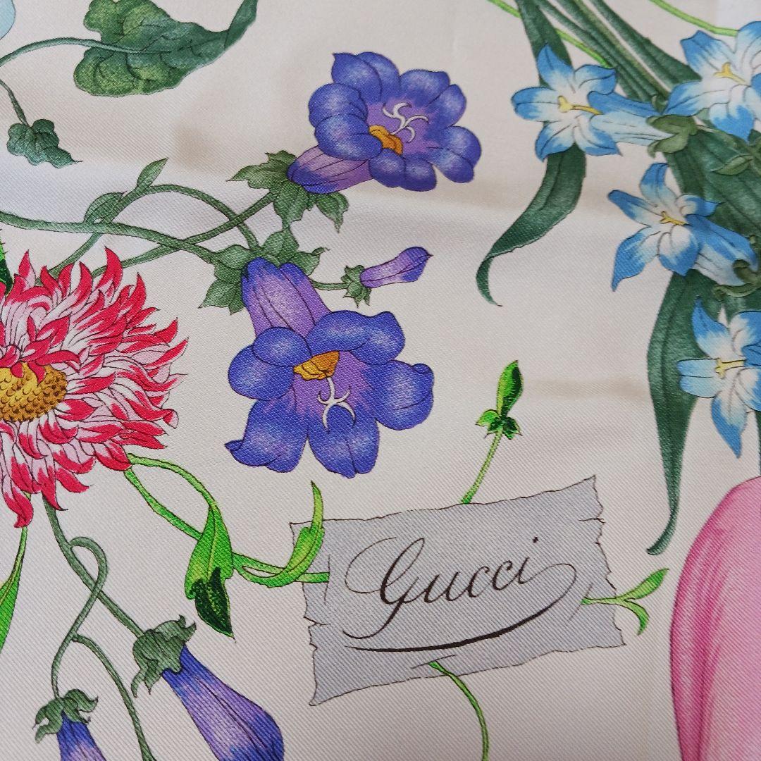 美品 GUCCI シルクスカーフ★フローラ