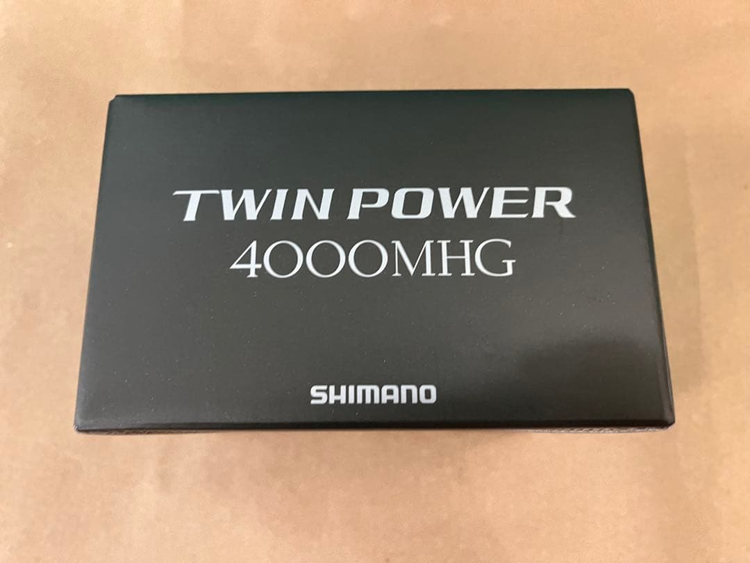未使用　24 TWIN POWER 4000MHG　ツインパワーシマノ