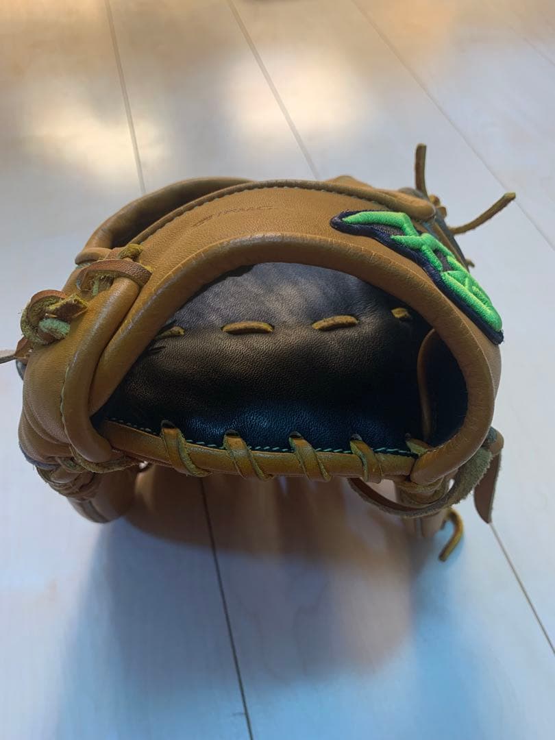 アクセフベルガード　硬式内野用グラブ　美品