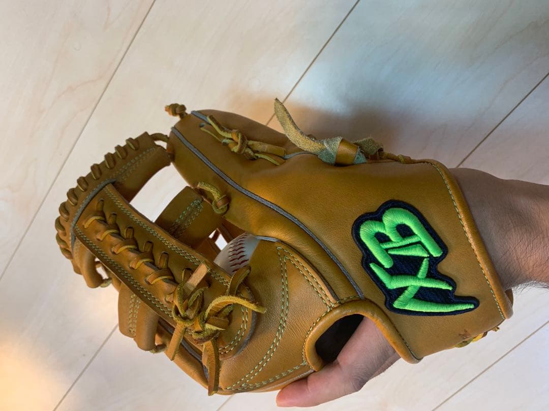 アクセフベルガード　硬式内野用グラブ　美品