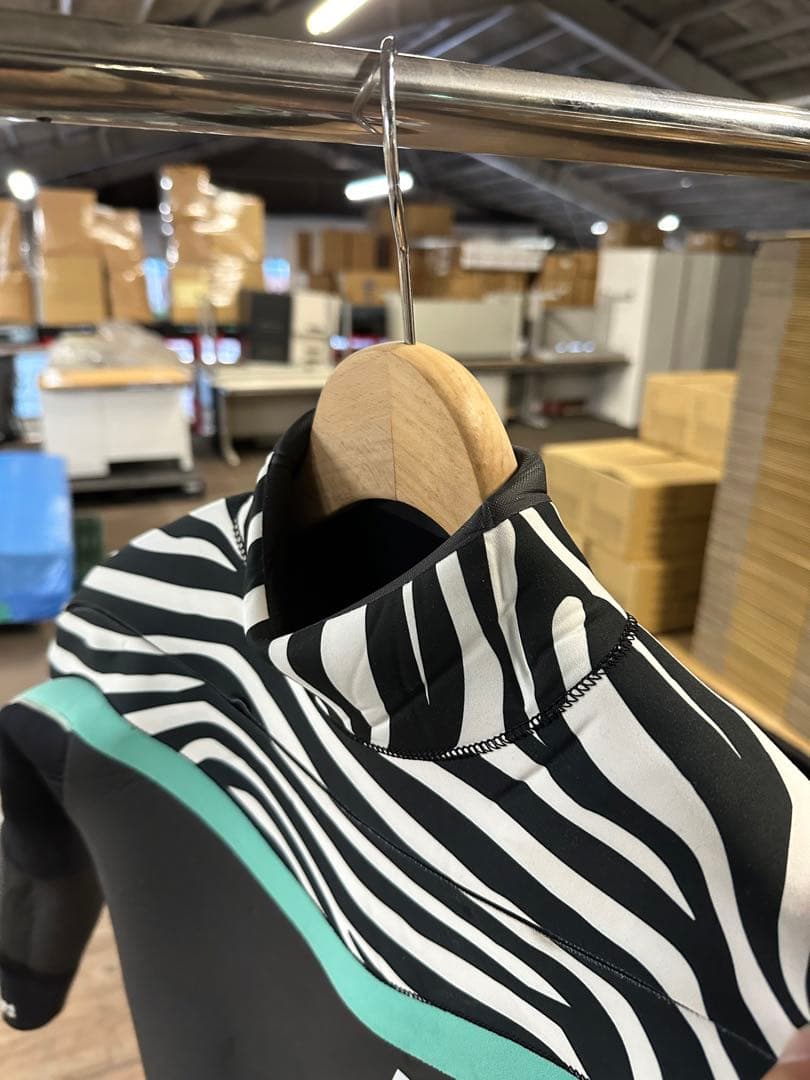 未使用 FLASH PACKER MV ロングチェストジップ セミドライLサイズ