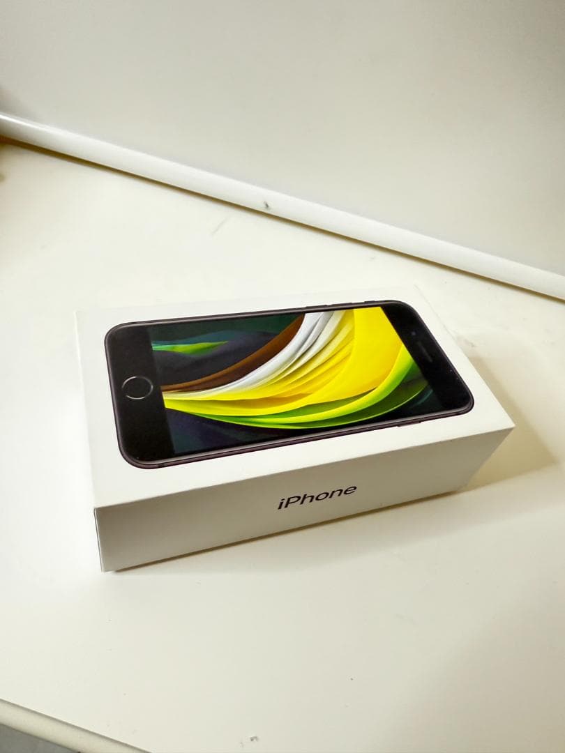 iPhone SE (第2世代) 64GB SIMフリー バッテリー80％