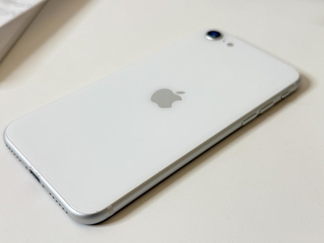 iPhone SE (第2世代) 64GB SIMフリー バッテリー80％