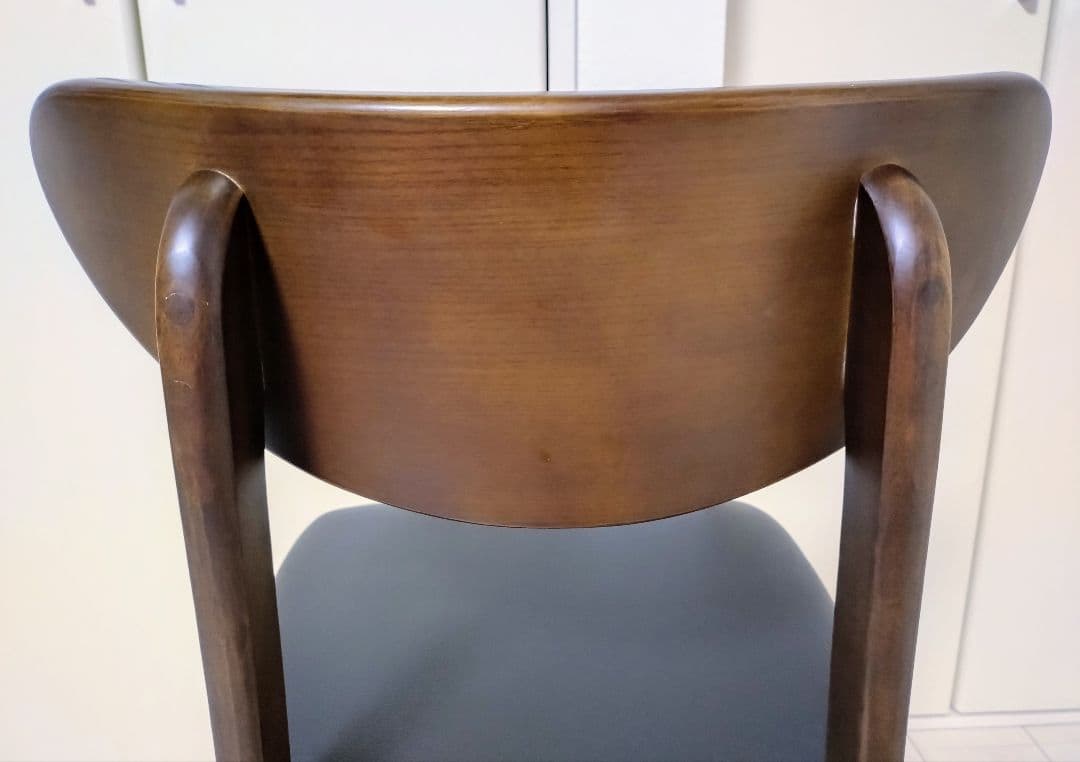 アンティーク調木製フレームダイニングチェア①