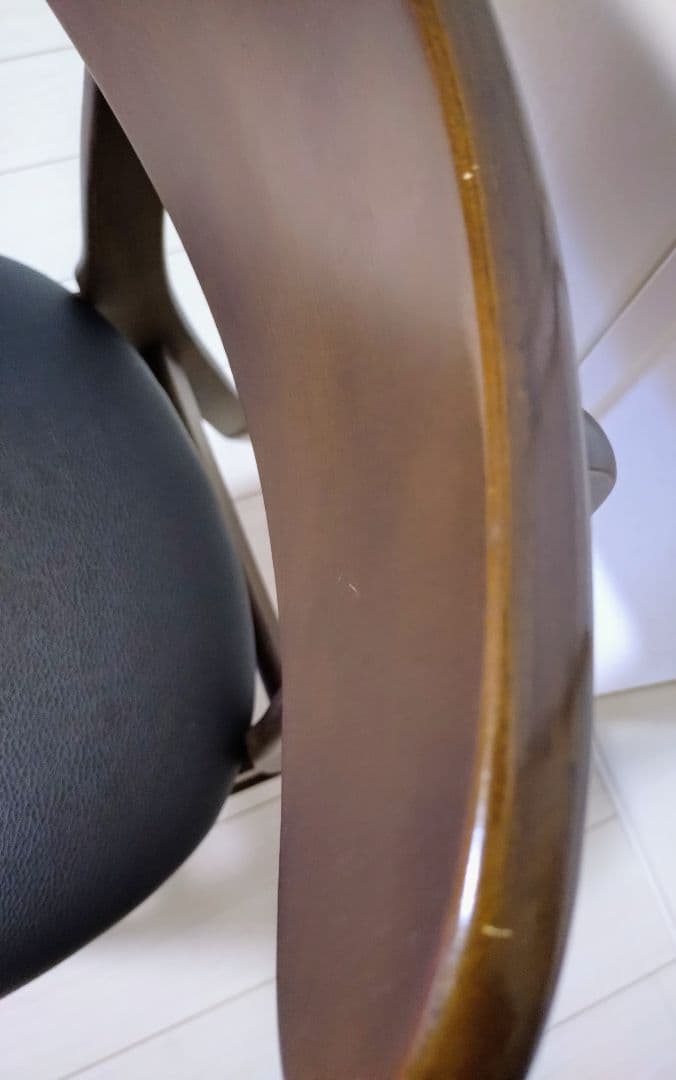 アンティーク調木製フレームダイニングチェア①