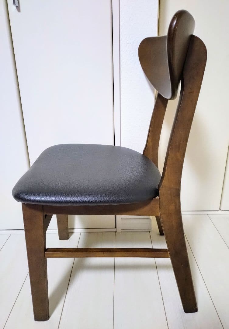 アンティーク調木製フレームダイニングチェア①