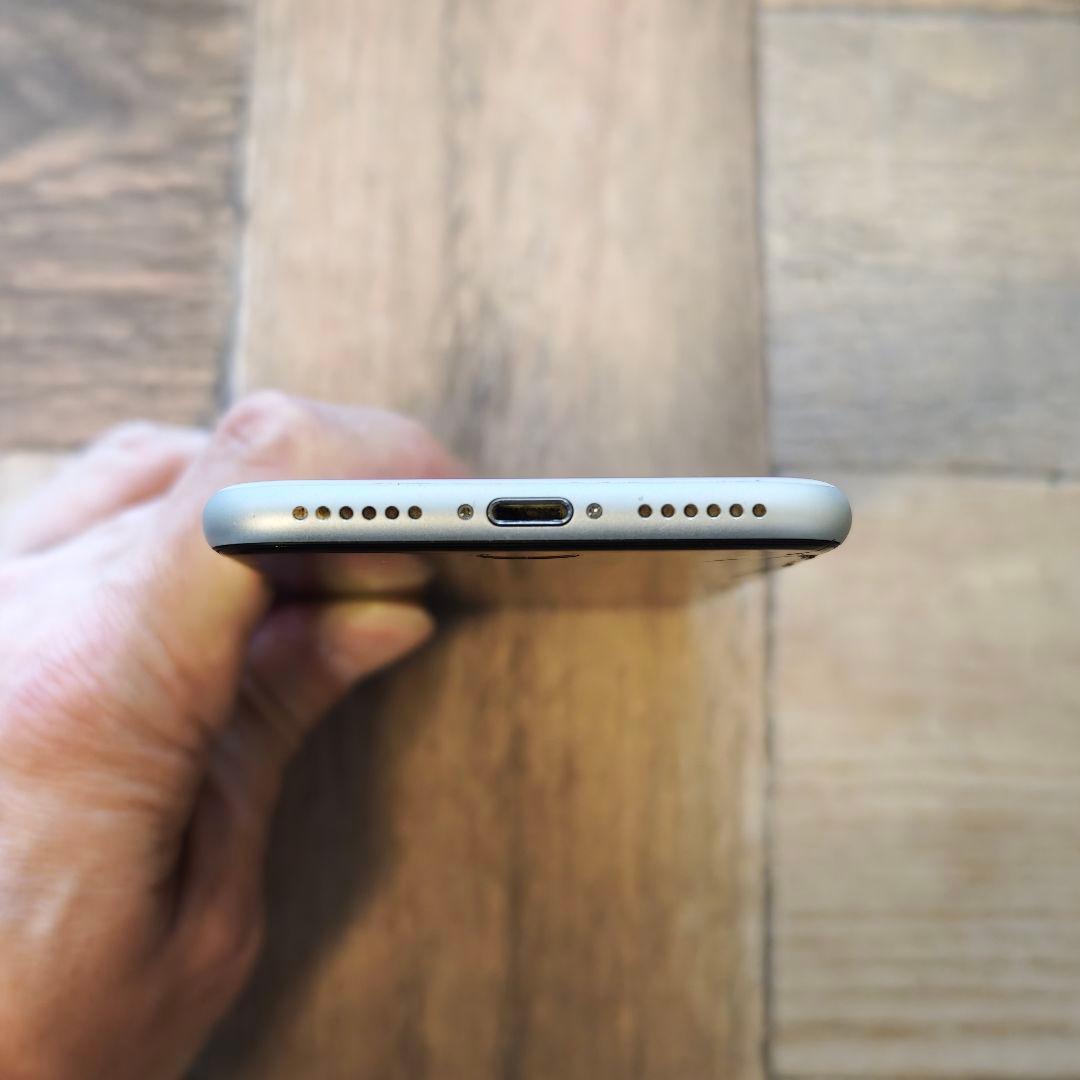 iPhone SE2ホワイト 64GB初期化済 a2275 - メルカリ