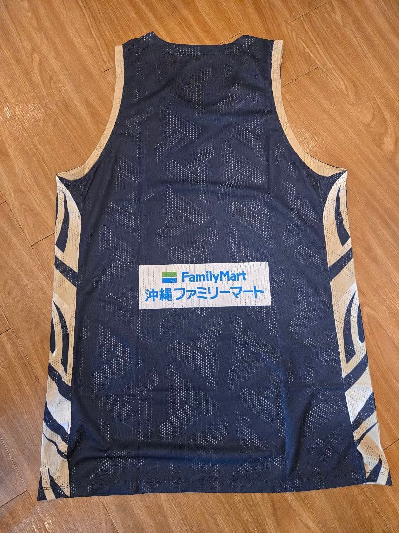 琉球ゴールデンキングス　ユニフォーム