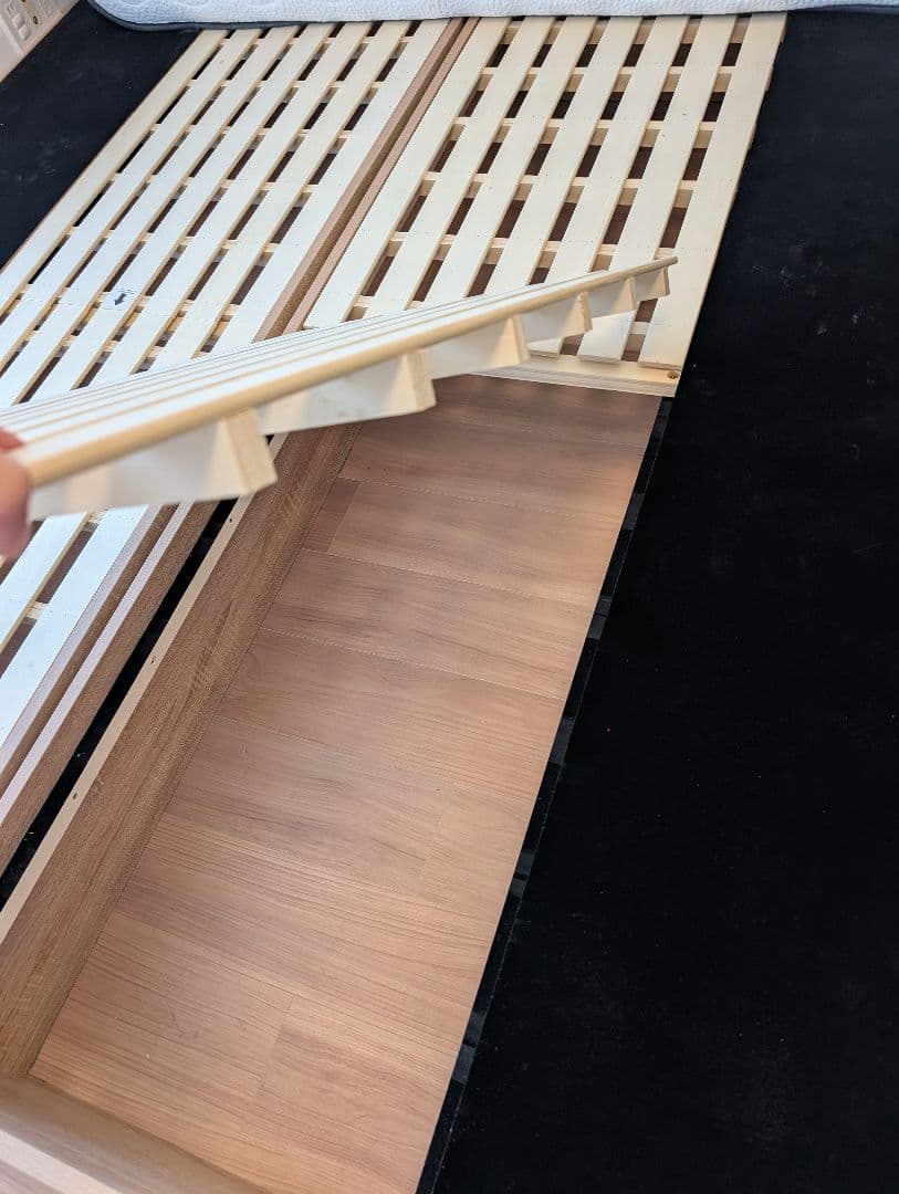 【送料込】ベッドフレーム　1台　シングル　ヘッドレス　ニトリ