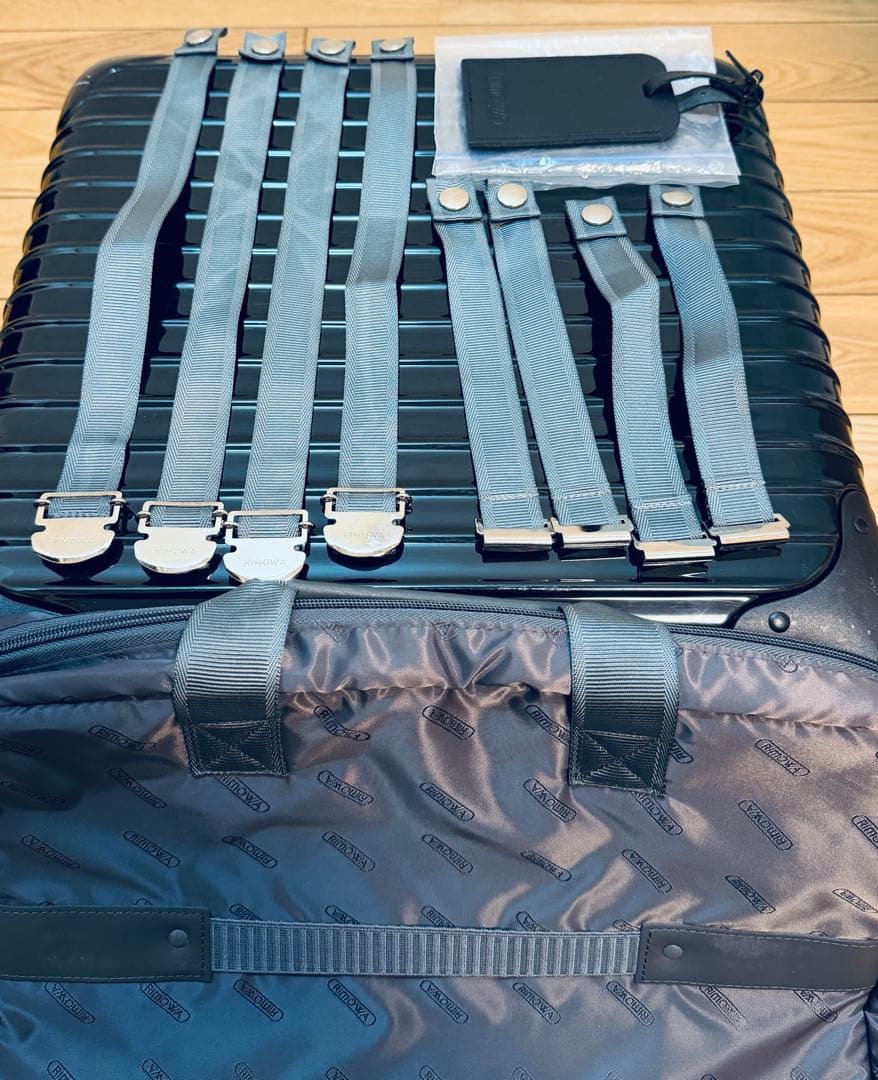 【週末値下】リモワ サルサデラックス2輪 23L 機内ビジネストローリー黒