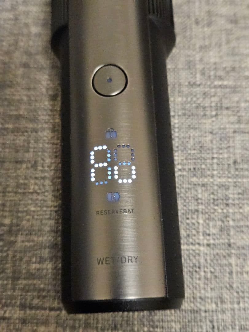 IZUMI　フラッグシップ6枚刃　充電式往復シェーバー　 IZF-E863R-S