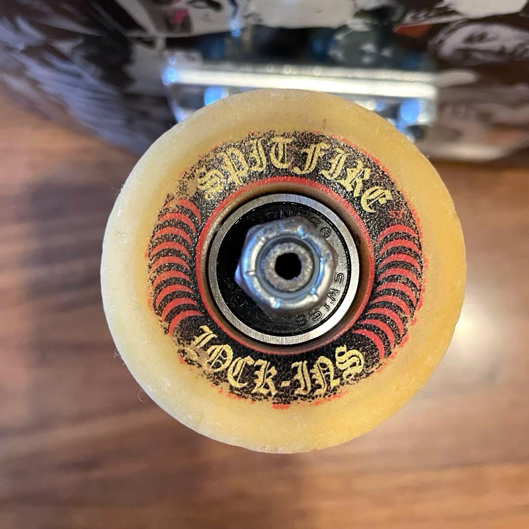 ファッキングオーサム　スケボー　インディペンデント　スピットファイア　8.25