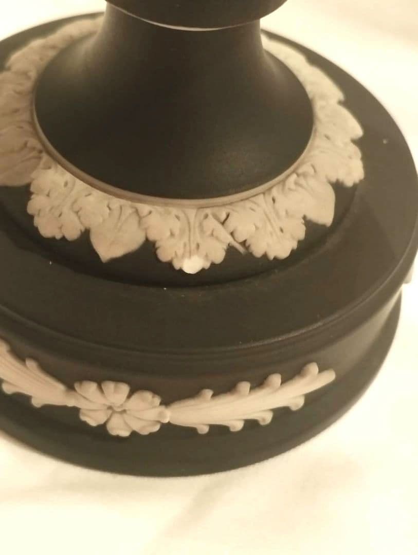 ウエッジウッド ブラック ジャスパー トロフィー ユニセックス オブジェ