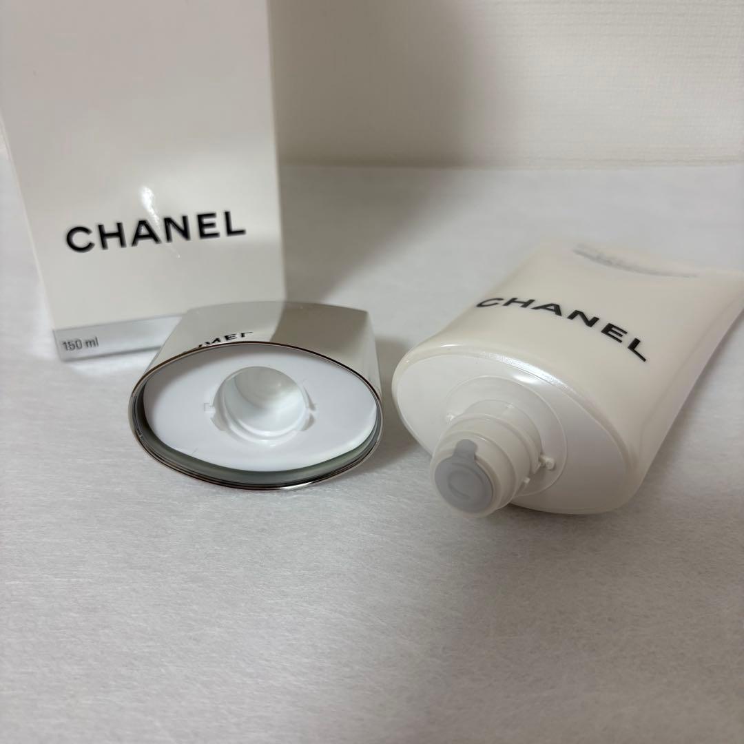 【新品未使用】CHANEL エクラン プルミエ フォーム クレンザー