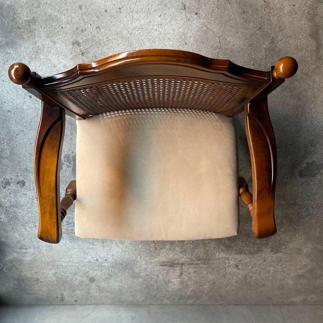 オールドカリモク　コロニアルビンテージアームチェア　本革座面張り替え