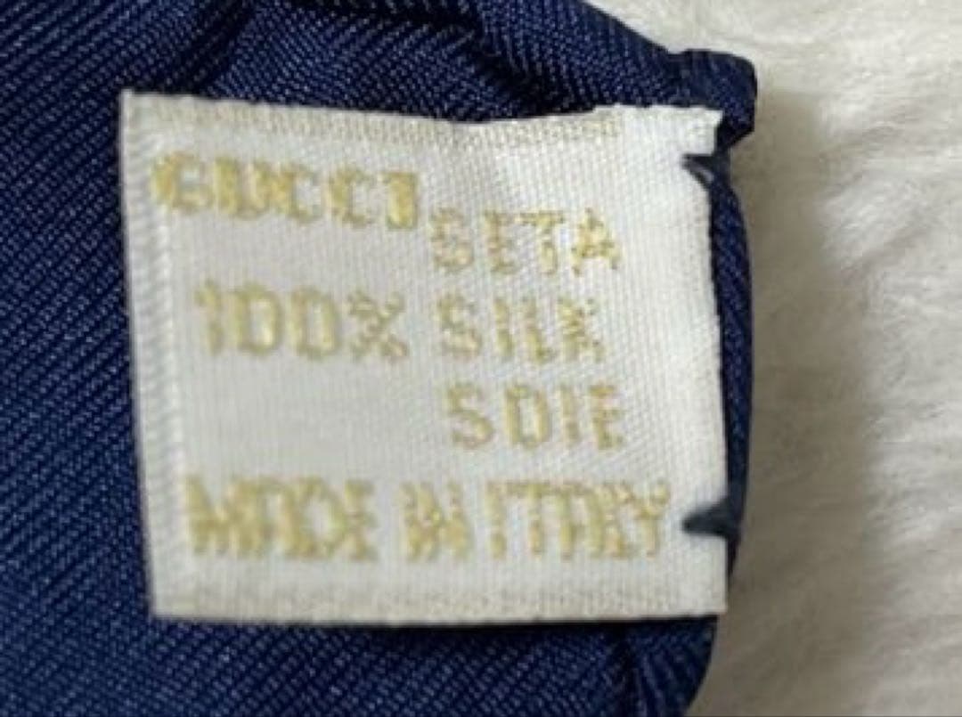 極美品　GUCCI スカーフ　フローラ　ヴィオレ　花柄　スミレ　パンジー　シルク