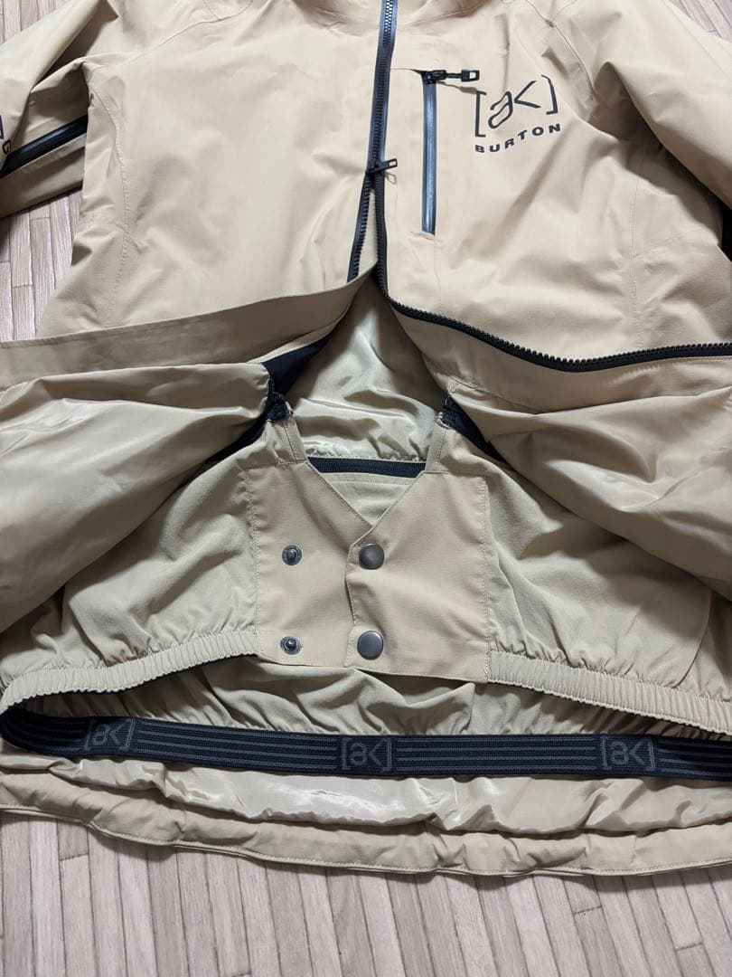 Burton [ak] GORE-TEX スノーボードジャケット ベージュ
