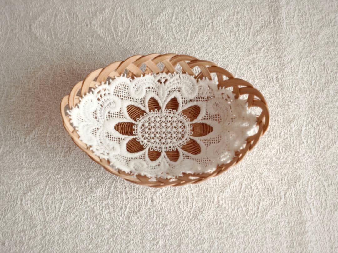 【トントトンさま】vintage doily ❀オーバルが可愛い レースドイリー