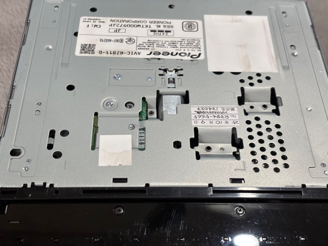 カロッツェリア AVIC-RZ811-D 美品　パイオニア　カーナビ