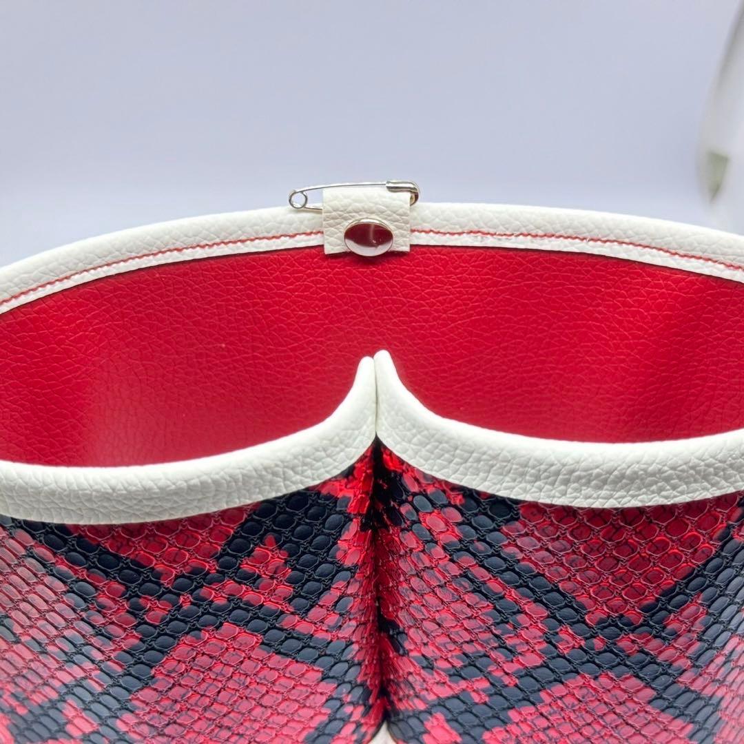 ヘビ柄腕章四つ