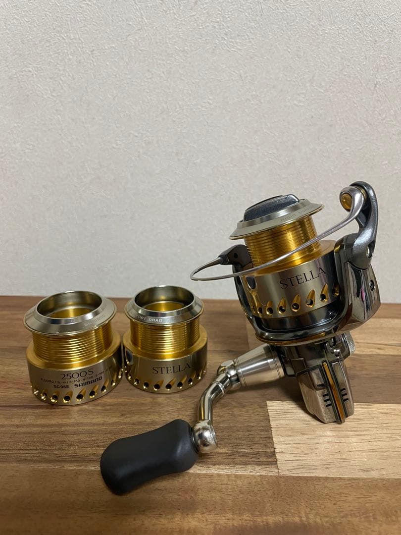 ＊＊最終値下げ＊＊動作好調！シマノ　04ステラ2000S スペアスプール２個付き