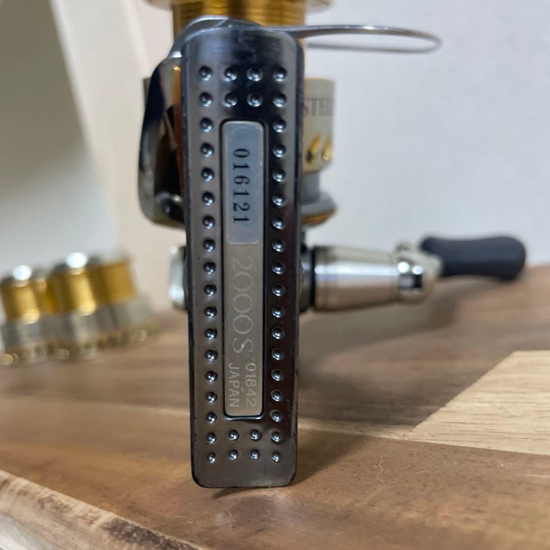 ＊＊最終値下げ＊＊動作好調！シマノ　04ステラ2000S スペアスプール２個付き