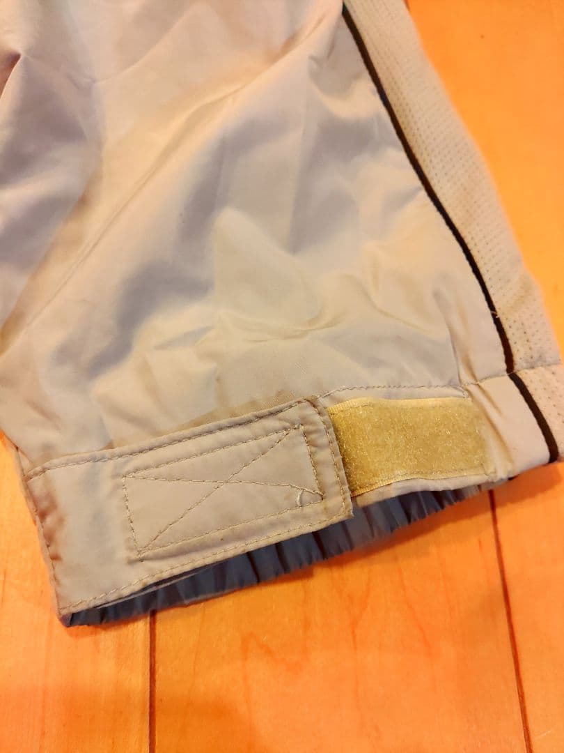 アンブロイングランド代表ナイロンジャケット