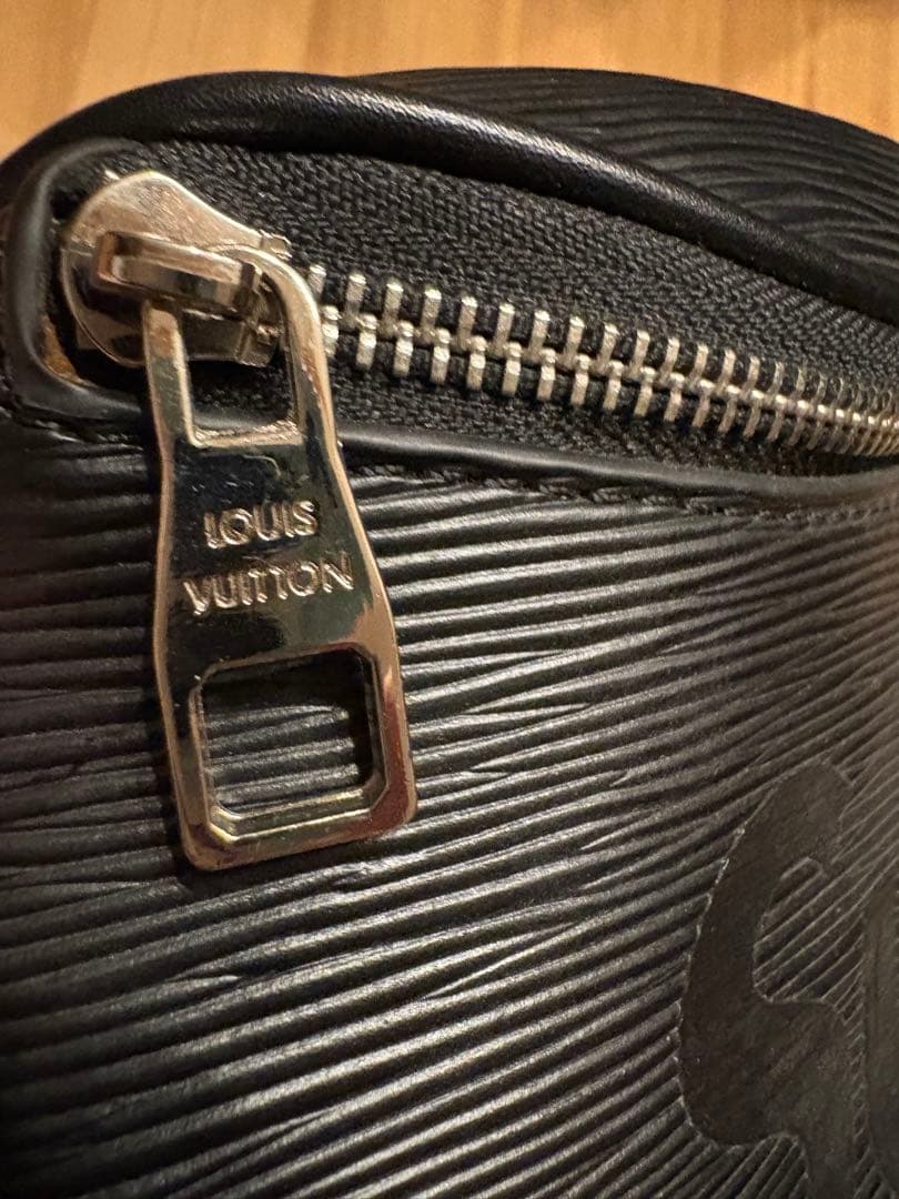 や*ま様 Supreme LOUIS VUITTONブラック バッグ