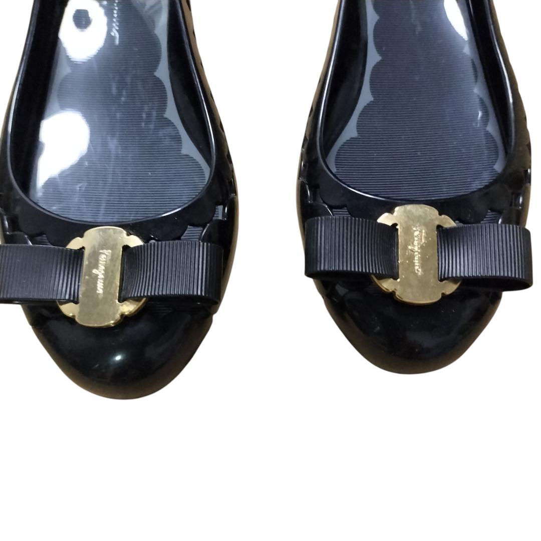 【美品】フェラガモ パンプス ラバー ヴァラ VARA JELLY ブラック
