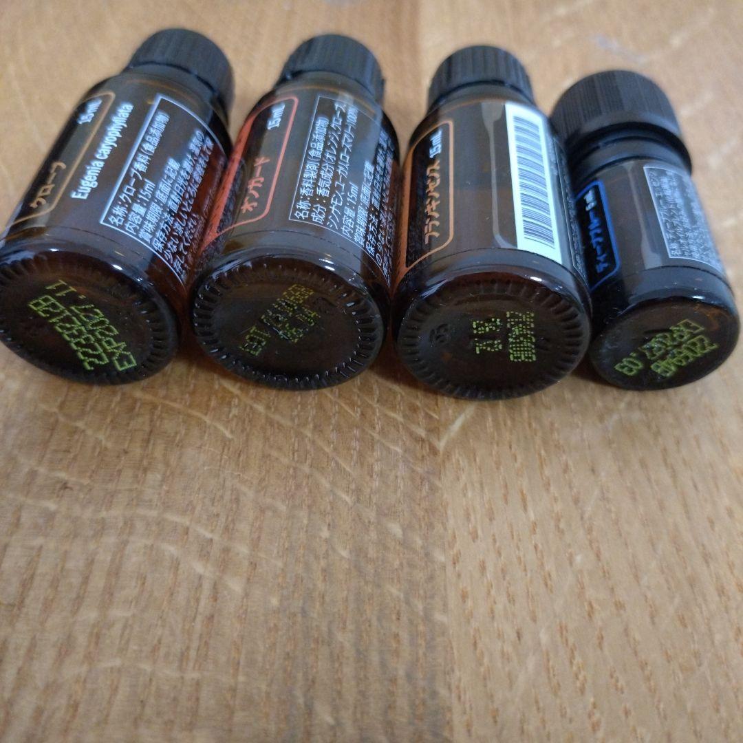 公式 エッセンシャルオイル18種開封済、クラリカームロールオン開封済