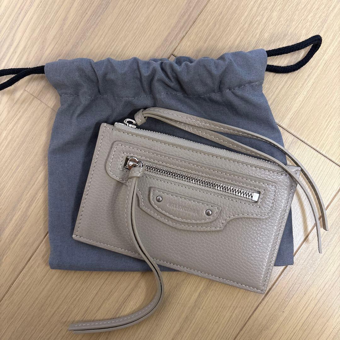 ク*エ様 BALENCIAGA ベージュ カードケース 小銭入れ 専用袋付き