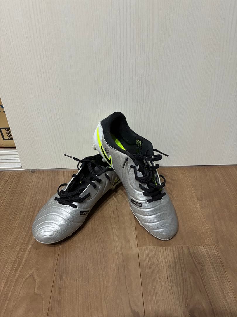 NIKE サッカースパイク　ティエンポレジェンド10 AG 26cm 　箱あり