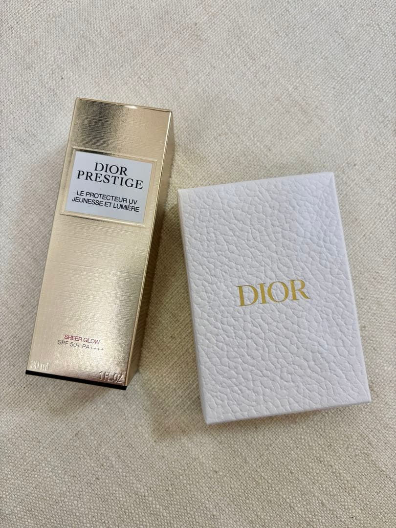 ディオール　プレステージホワイトルプロテクター　特別キーチャーム付き