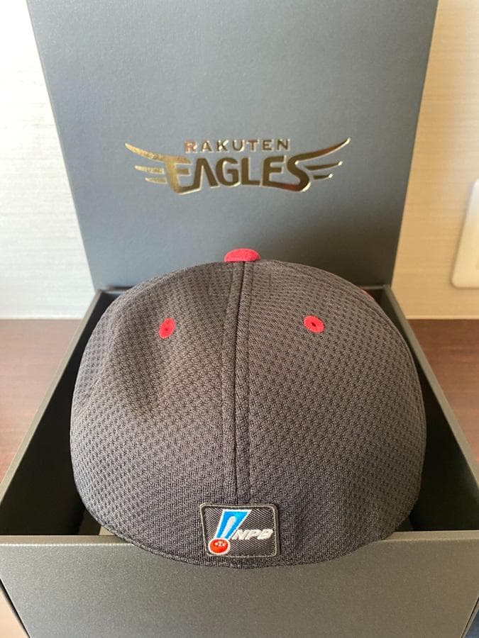 楽天　イーグルス　嶋基宏選手　#37　NPB　直筆サインキャップ　球団ホログラム