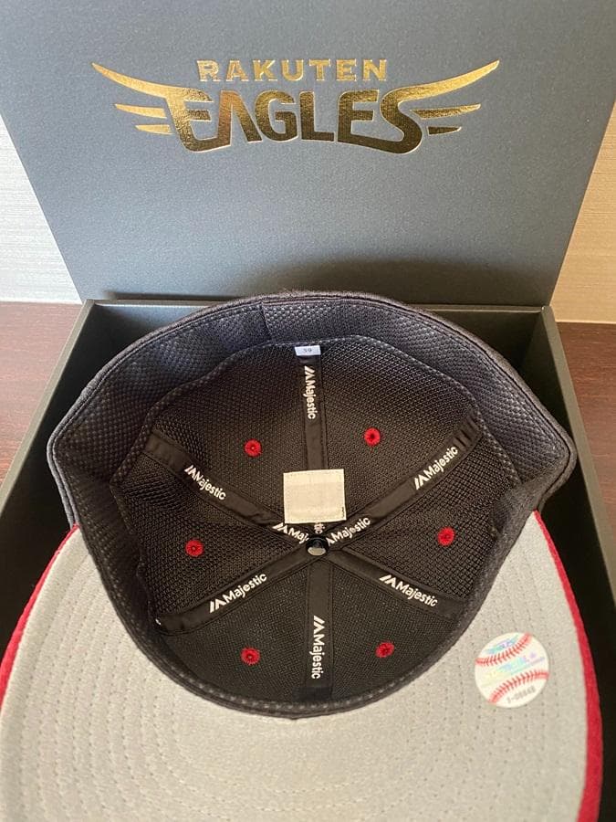 楽天　イーグルス　嶋基宏選手　#37　NPB　直筆サインキャップ　球団ホログラム