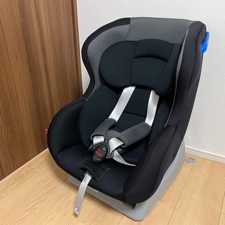 リーマン ソシエネディ ピピデビュー チャイルドシート 新生児～4歳頃