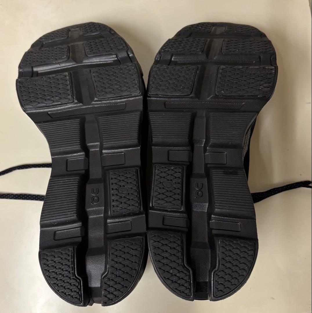 ON RUNNING Cloudmonster ／25.5㌢