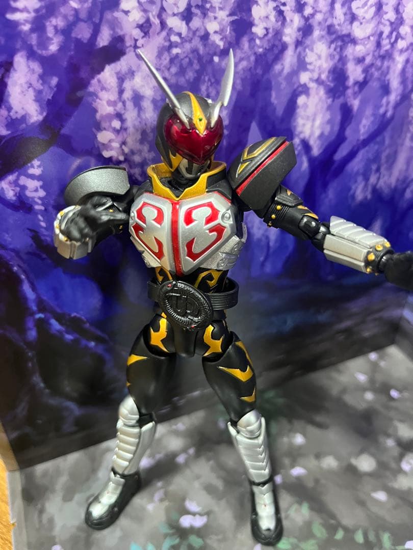 s.h.figuarts 仮面ライダーカリス＆エクシードギルス＆オマケ