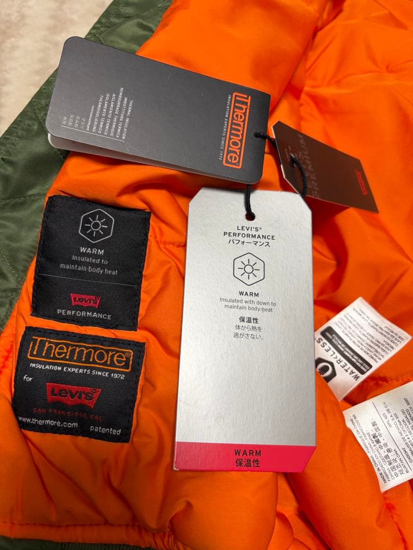 LEVI'S(リーバイス)ハイブリッドトラッカージャケット 付属品完備 新品同様