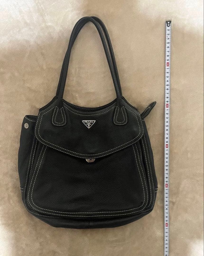 プラダ　ハンドバッグ　トートバッグ　レザー　黒【2026.1.7追記あり】