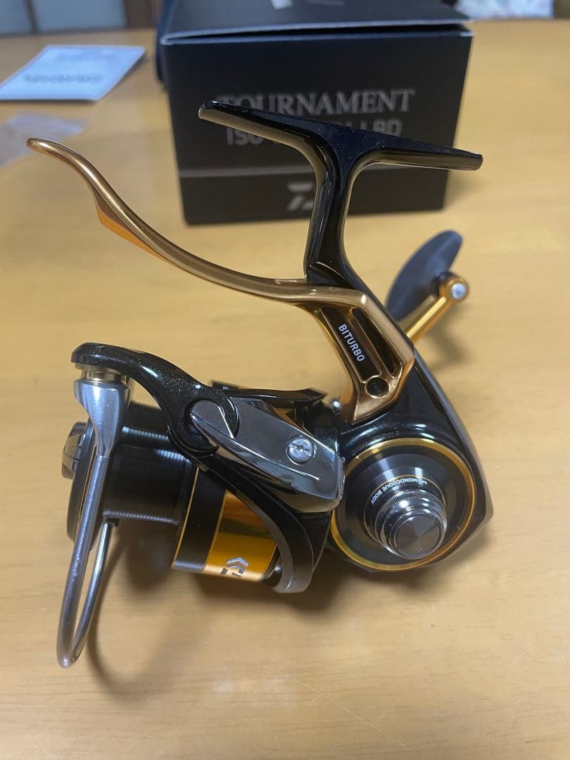 ダイワ 22TOURNAMENT ISO 3000XH-LBD美品