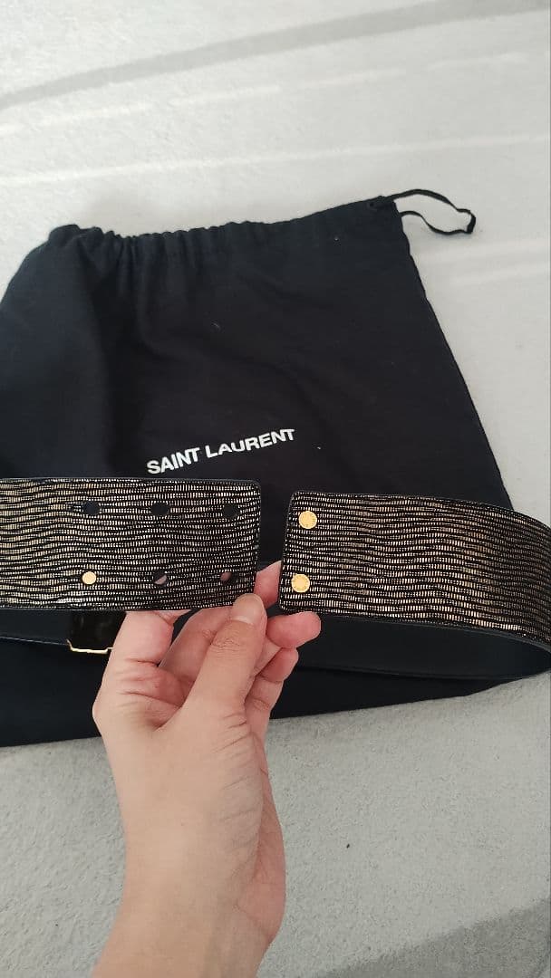 ヒ*ナ様 SAINT LAURENT メタリックベルト ゴールド/ブラック