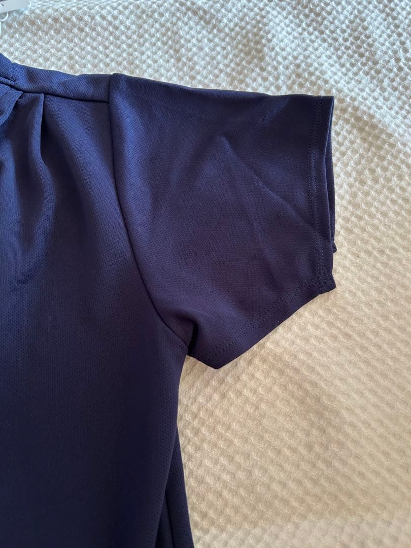 フィラ　テニスウェア　紺色トップス　Mサイズ　新品