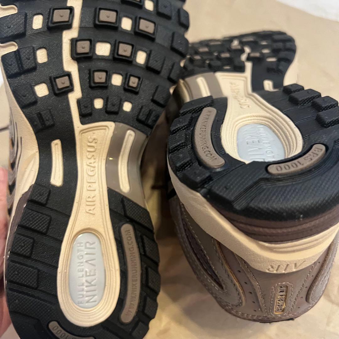 新品_Nike V2K RUNモカベージュスニーカー