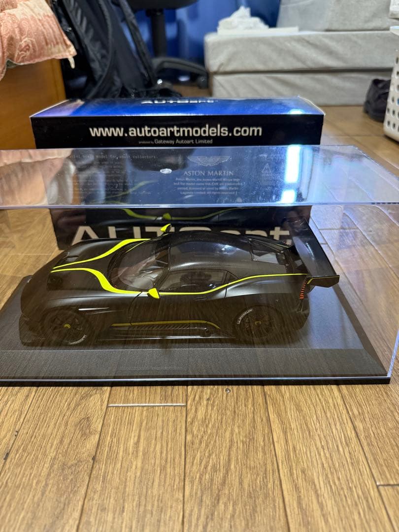 ミニカー ブラック/イエロー オープンボディ