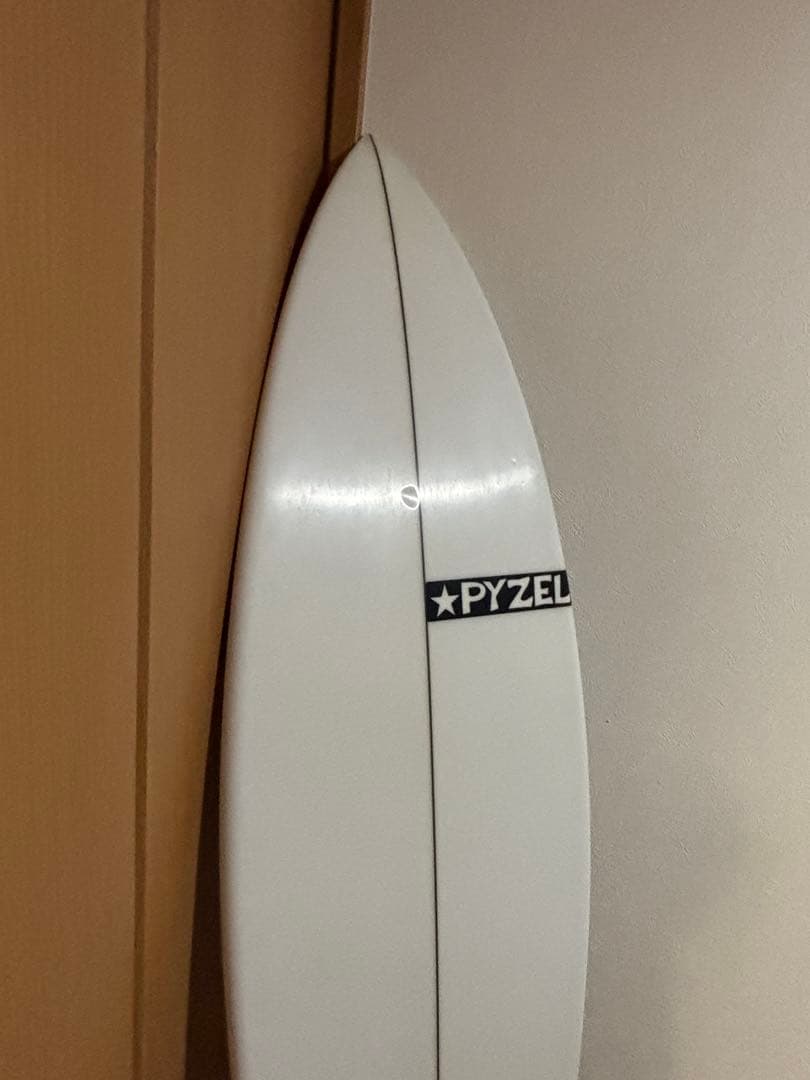 PYZEL SHADOW 5'11 28L＆フィンセット