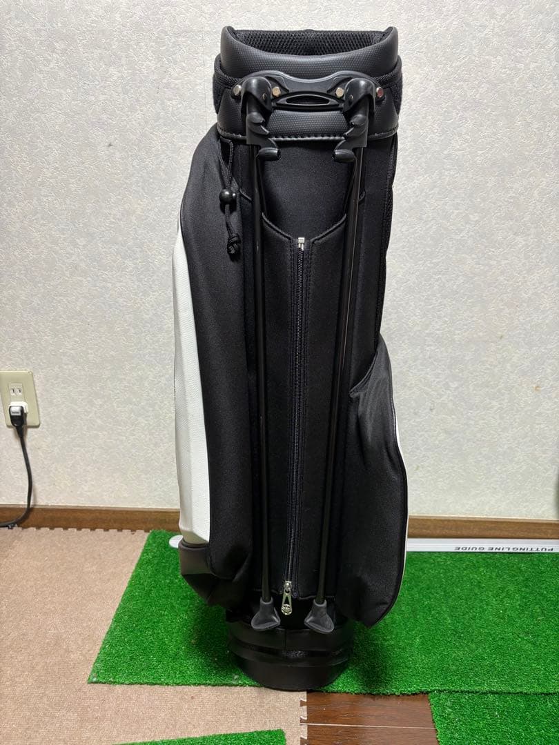 ブリヂストン　ゴルフ　キャディバッグ ホワイト・ブラック・レッド　スタンド式