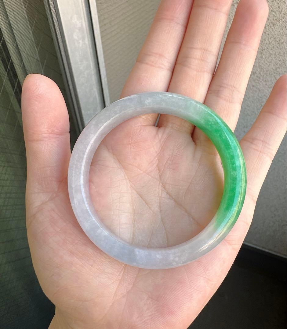 薄紫とグリーンのグラデーションAランクは翡翠ヒスイバングル